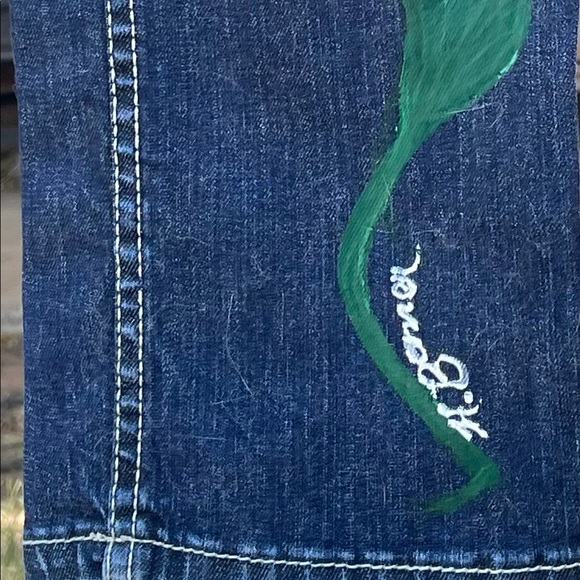 💓 Local Artist True Hand-Painted Jeans - Picture 3 of 6